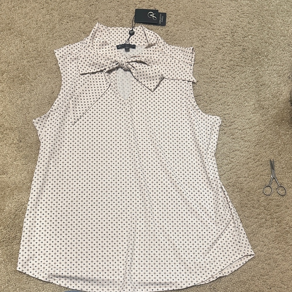 Adrianna Papell Cream Sleeveless  Bow Blouse Large